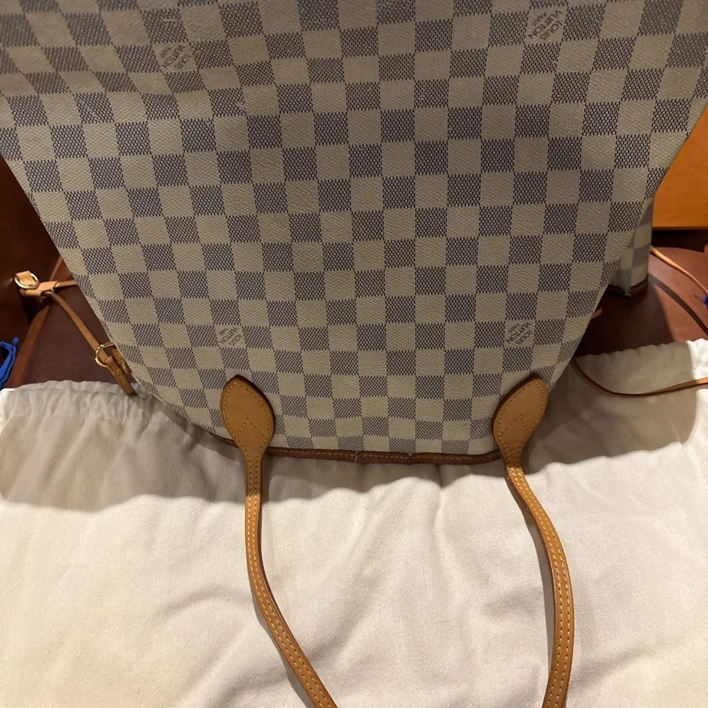 Louis Vuitton Damier Azur Canvas Tote in Ivory and Light Blue with Vachetta Trim - Picture 13 of 15
